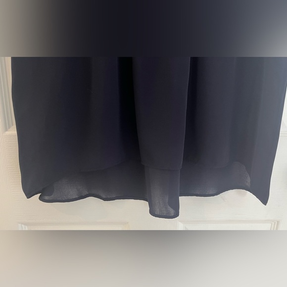 Ann Taylor Women’s Navy Blue Top, Size Medium NWT - Picture 3 of 7